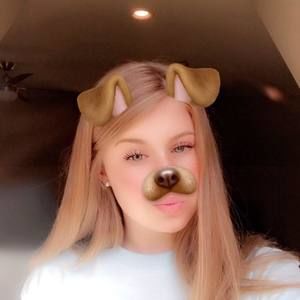 Meet your Posher, Caroline